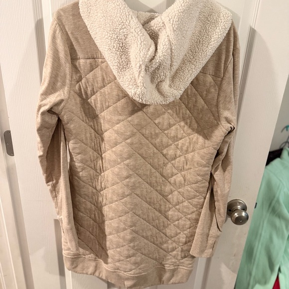 UGG Kayla Quilted Hoodie Oatmeal Heather Color - Picture 3 of 11